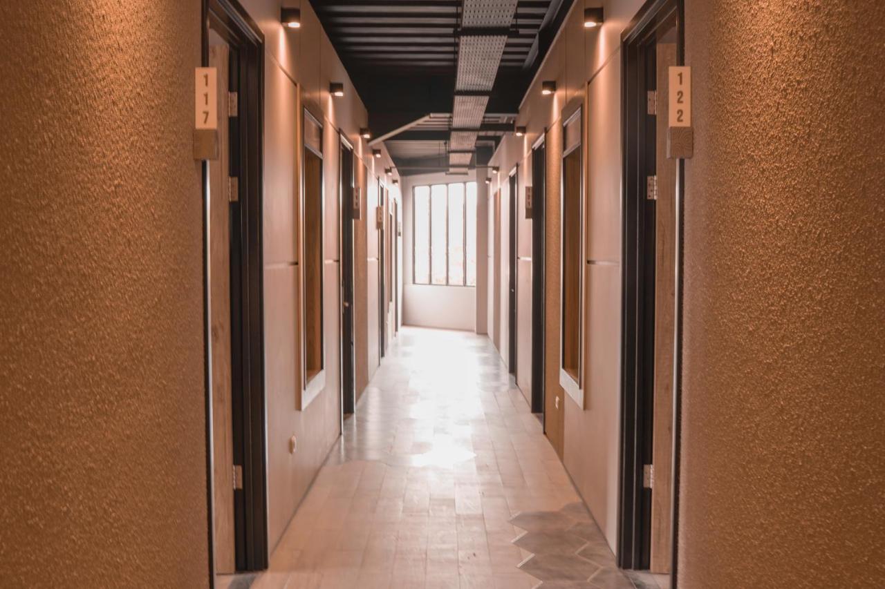 Hotel Loa Living Solo Baru à Grogol Extérieur photo