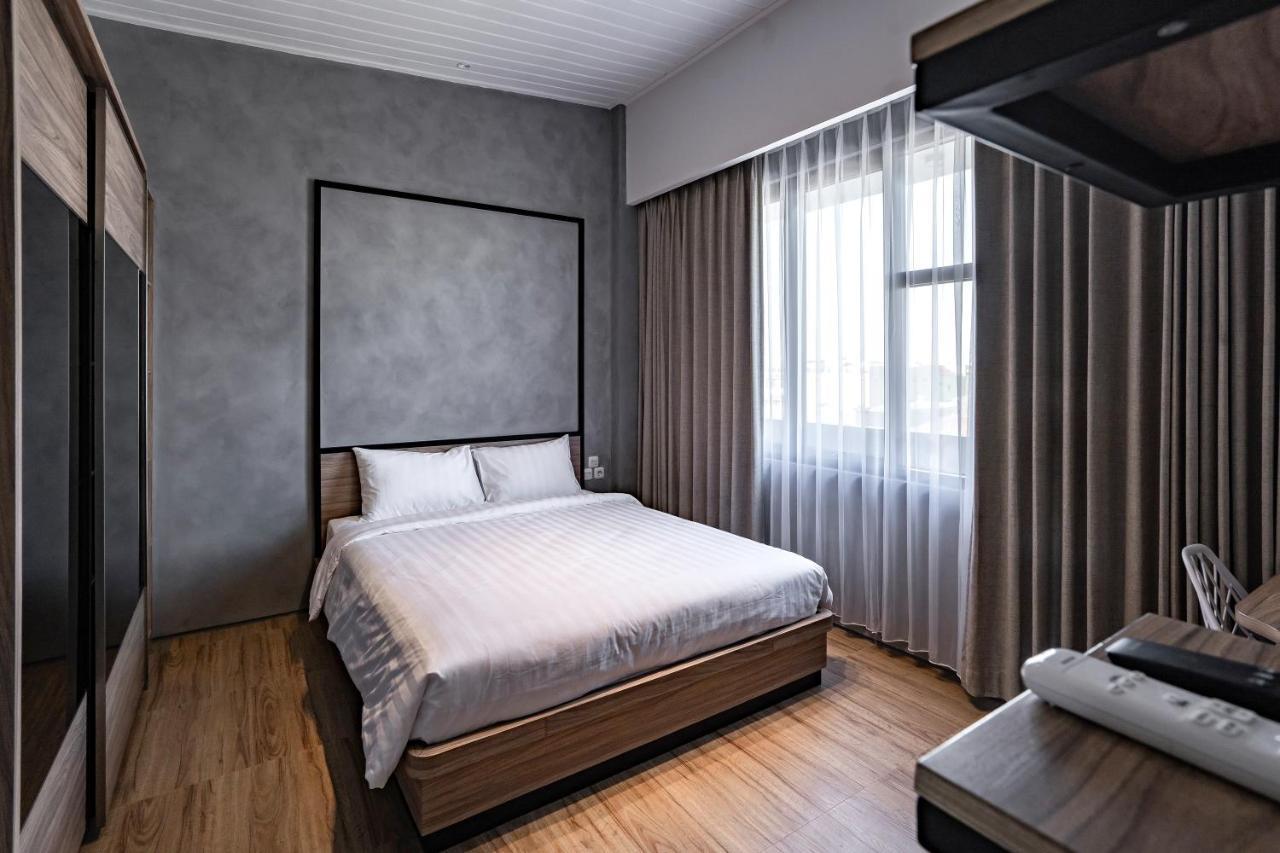 Hotel Loa Living Solo Baru à Grogol Extérieur photo