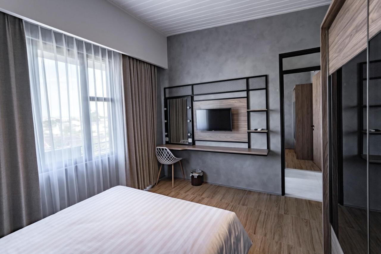 Hotel Loa Living Solo Baru à Grogol Extérieur photo